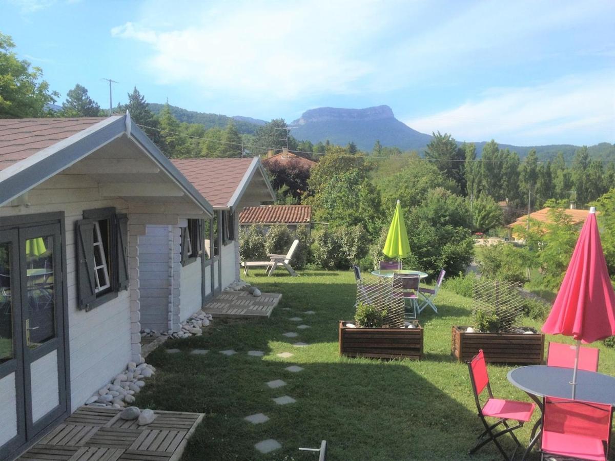 Maison De Vacances Avec Ses Petits Chalets Aouste-sur-Sye ภายนอก รูปภาพ